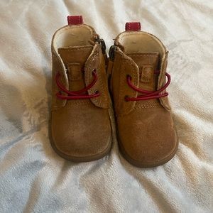 UGG Baby Kristjan Chukka Boot, Chestnut, 4/5 M US Infant